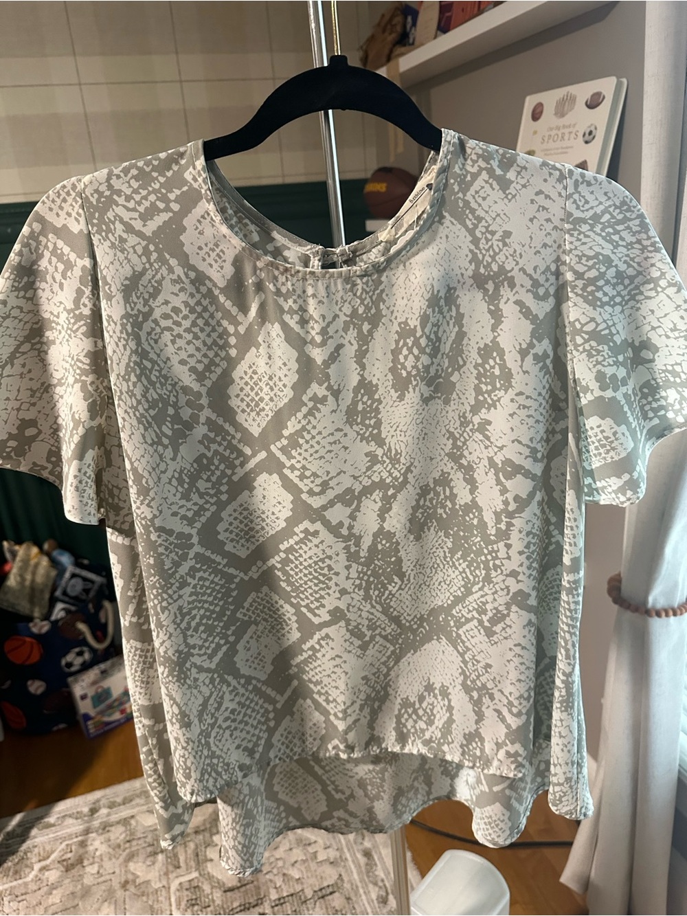 Buddy Love Grey and Ivory Snake-Print Flutter Sleeve Blouse